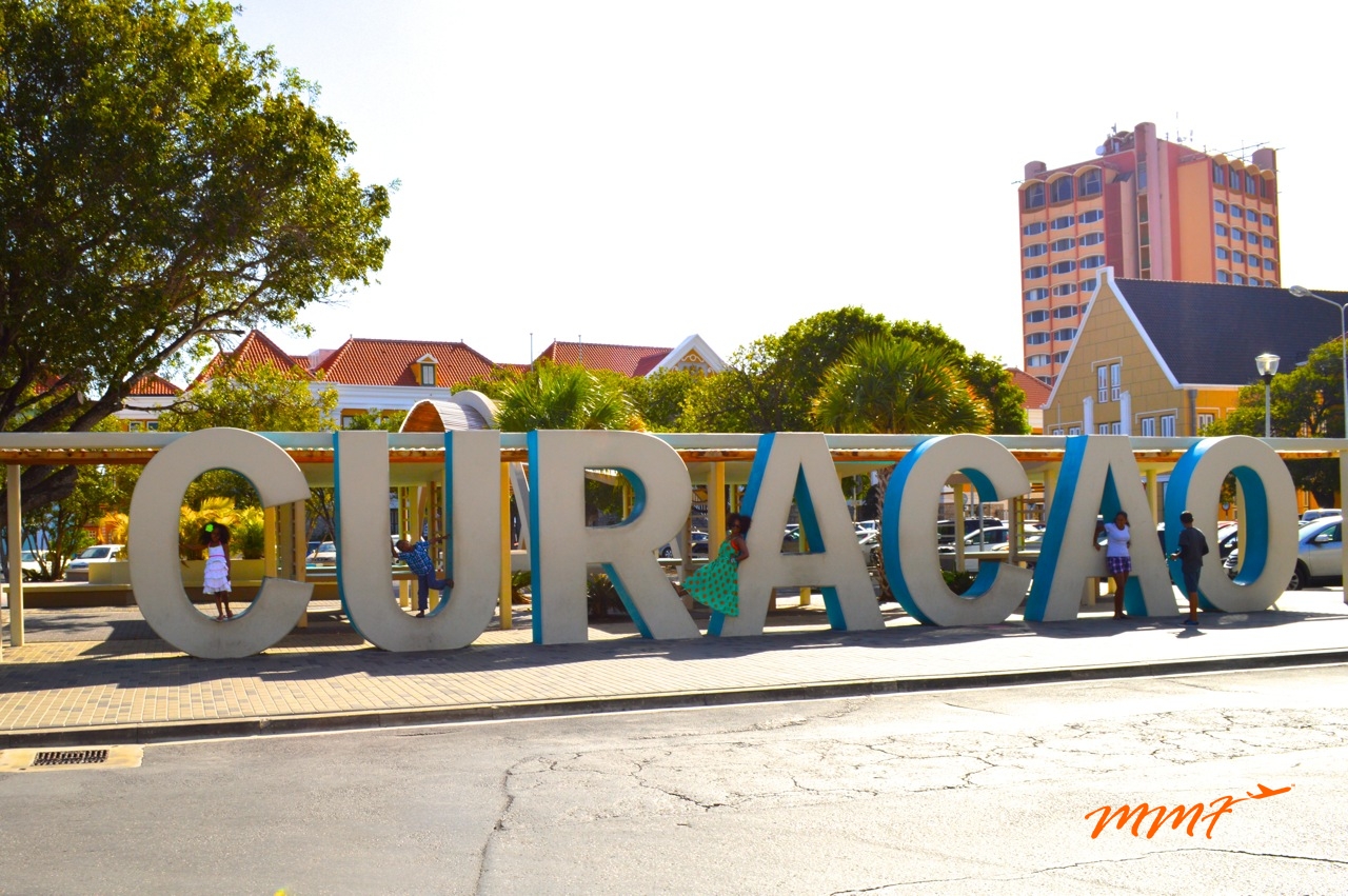 Family-travel-to-Curacao